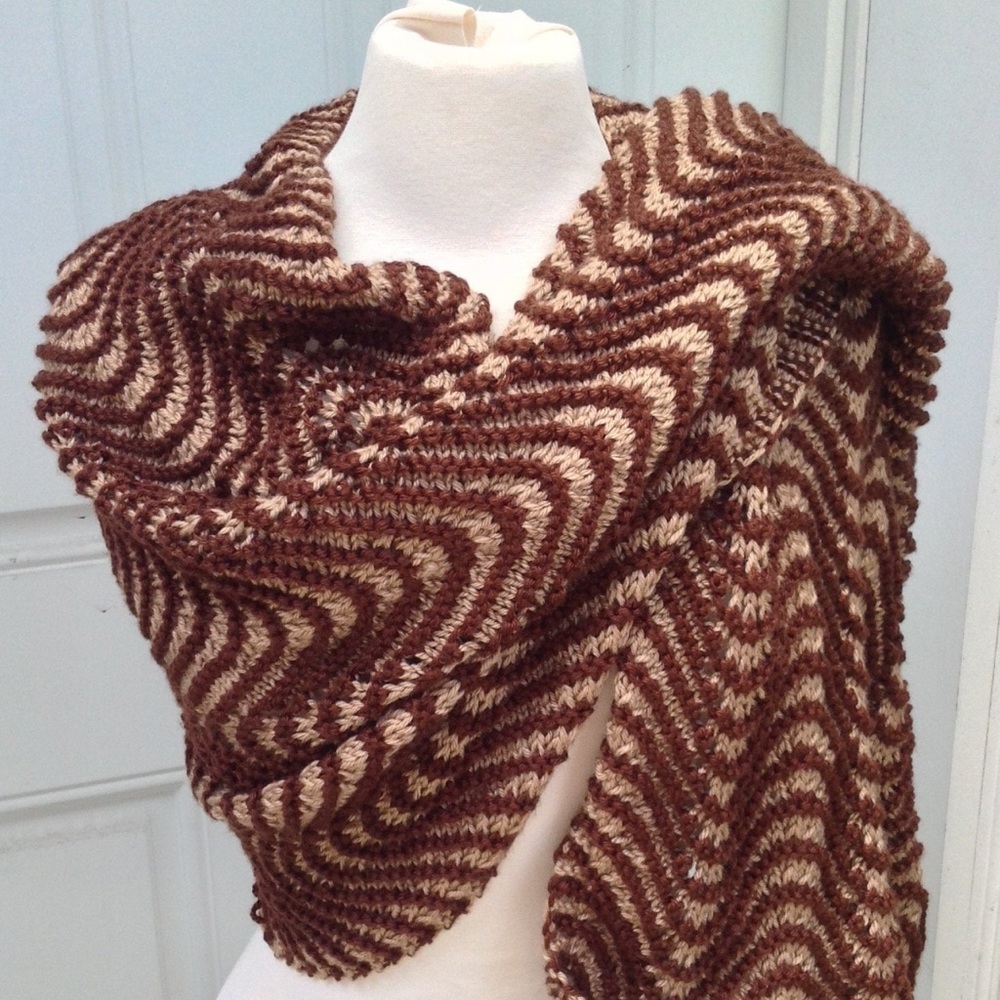 Knitted shawl